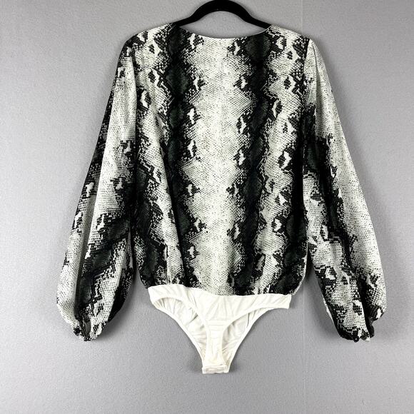 Buddy Love Jackie Snake Print Bodysuit Womens Small Gray Balloon Long Sleeve NWT - Picture 10 of 14